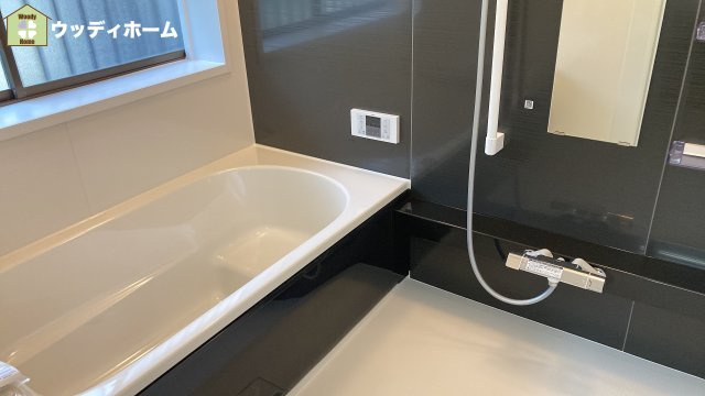 越谷市大道　中古一戸建ての浴室