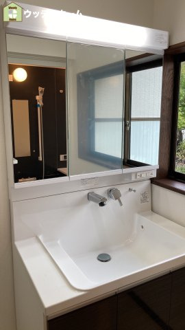 越谷市大道　中古一戸建ての独立洗面台