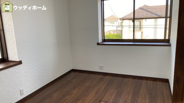 越谷市大道　中古一戸建ての洋室