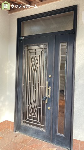 越谷市大道　中古一戸建ての玄関