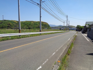 【前面道路含む現地写真】