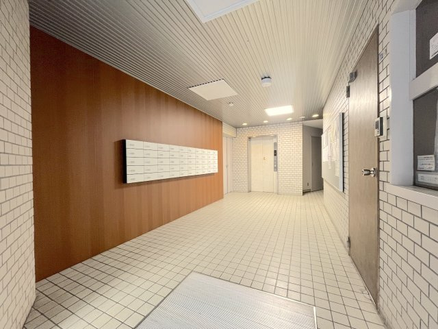 エバーライフ香椎のエントランス