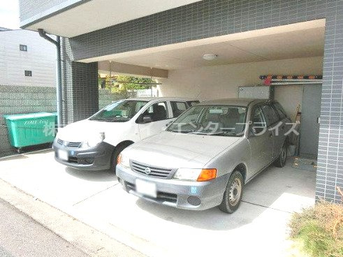 クリアグランの駐車場