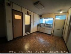 フラワーハイツの居間・リビング