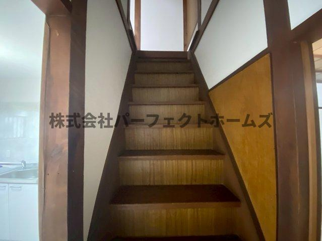 渚東町テラスハウスの内装|明るい室内です