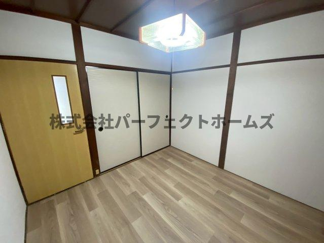 渚東町テラスハウスの洋室|使い勝手のいい洋室です