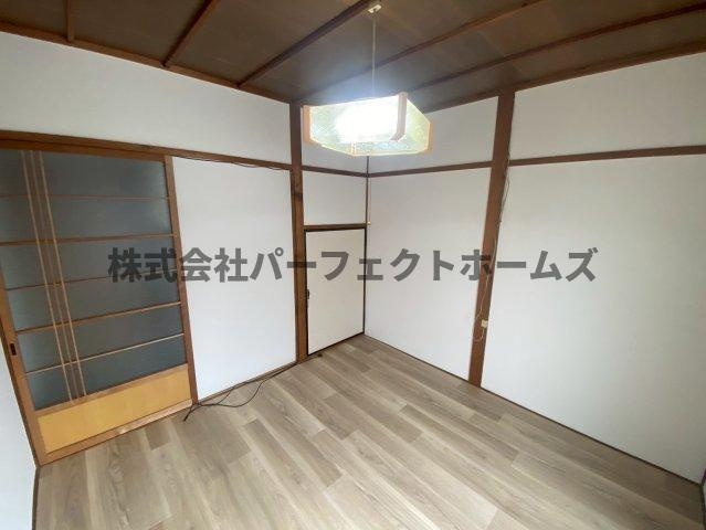 渚東町テラスハウスの洋室|落ち着いた色調の洋室です