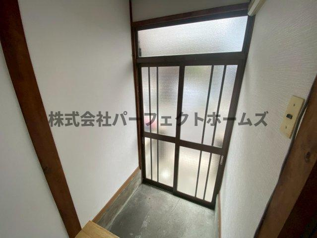 渚東町テラスハウスの玄関|シンプルで使いやすい玄関です