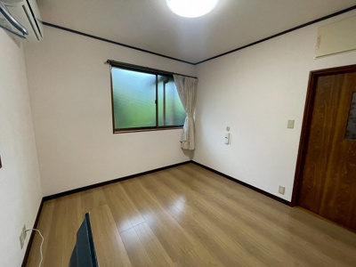 【洋室】 | 八幡貸家