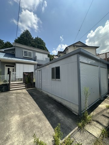 豊田市岩倉町貸家の駐車場