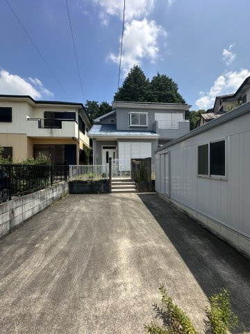 豊田市岩倉町貸家の駐車場