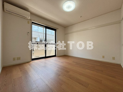 【居間・リビング】 | ハウス松園 | 8帖