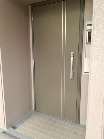 グランドメゾン四條畷の玄関