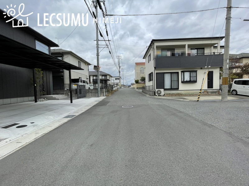 姫路市飾磨区今在家北2丁目3区画/売土地の前面道路含む現地写真