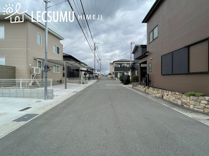 姫路市飾磨区今在家北2丁目3区画/売土地の前面道路含む現地写真