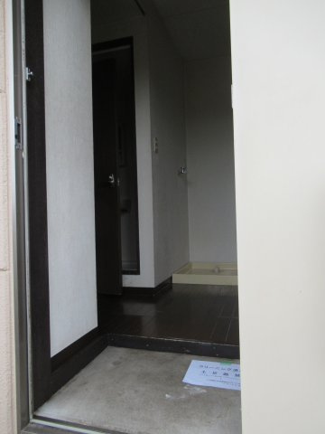 フラワーコーポオオヤの玄関