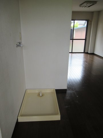 フラワーコーポオオヤの設備|室内洗濯機置場