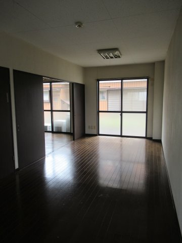 フラワーコーポオオヤの居間・リビング