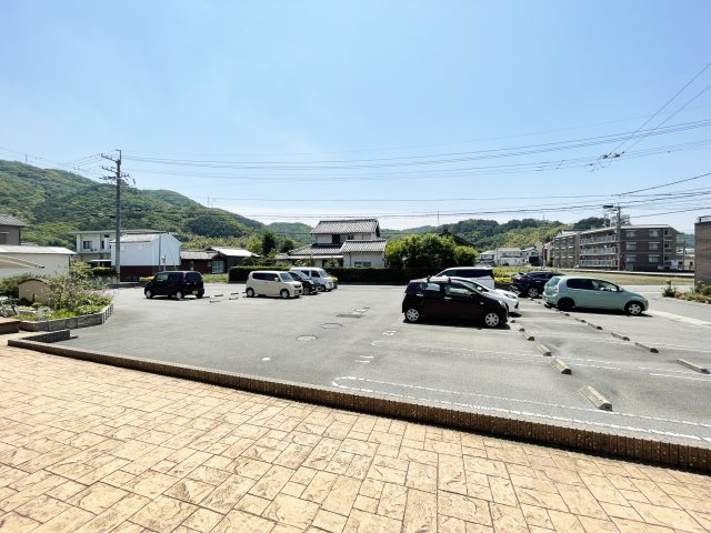 ヴィクトワールの駐車場