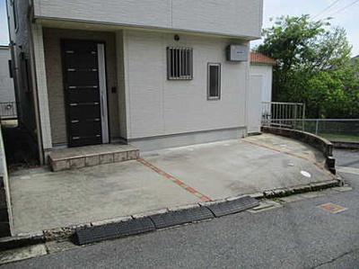 【駐車場】 | 広島市西区己斐中3丁目　中古一戸建て(JS)