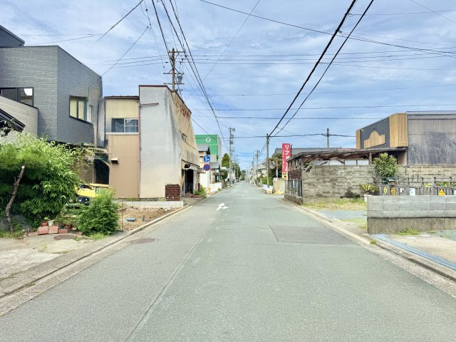 中央区新津町　2期の前面道路含む現地写真|前面道路を南側から北向きに撮影しました。
