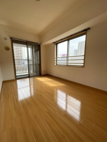 ライオンズマンション高松錦町の洋室