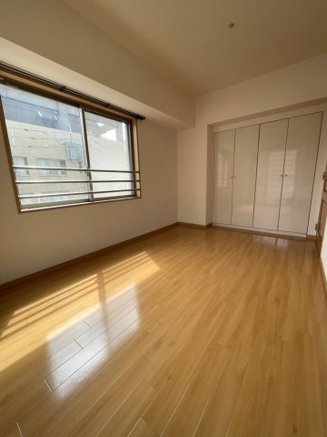 ライオンズマンション高松錦町の洋室
