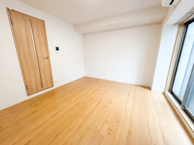 ソリティア桃谷の洋室