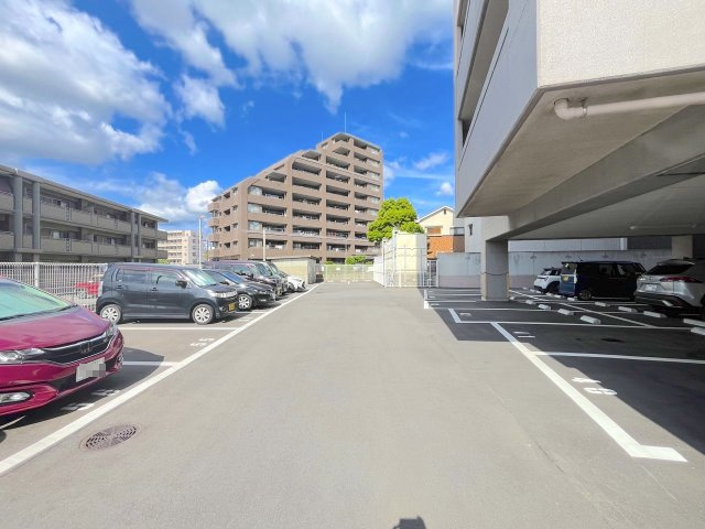 じゅうグランドマンションシュリアン土井の駐車場