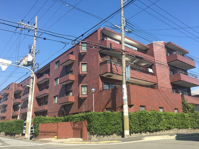 北桜塚パークハイムの外観