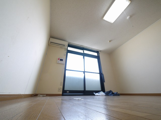 レオパレス冨田の洋室|広々とした洋室です
