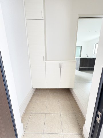 【新築戸建】長岡京市奥海印寺太鼓山「長岡天神駅」4LDKの玄関