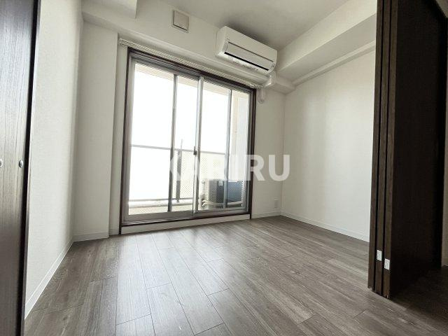 AELL OSAKA EASTの洋室