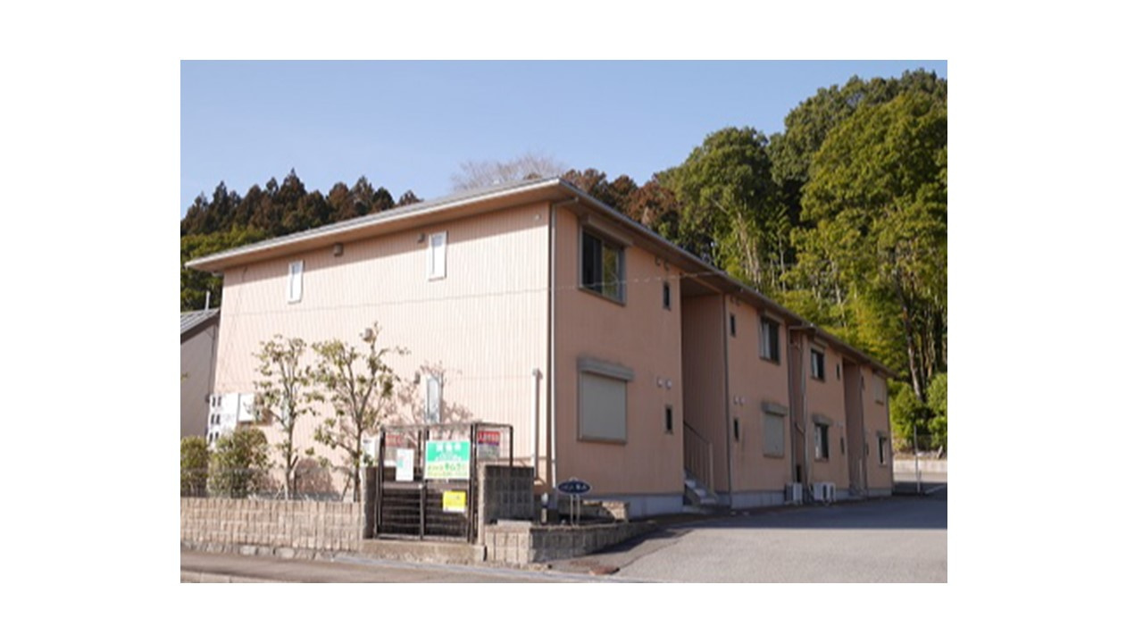 丹波篠山市西吹　一棟アパート　駐車場１６台有り！の外観