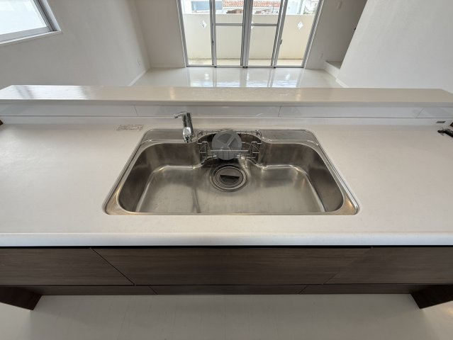 プレジール屋嘉A-1,A-2　収益物件のキッチン