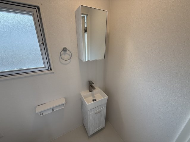 プレジール屋嘉A-1,A-2　収益物件のトイレ|2階トイレ