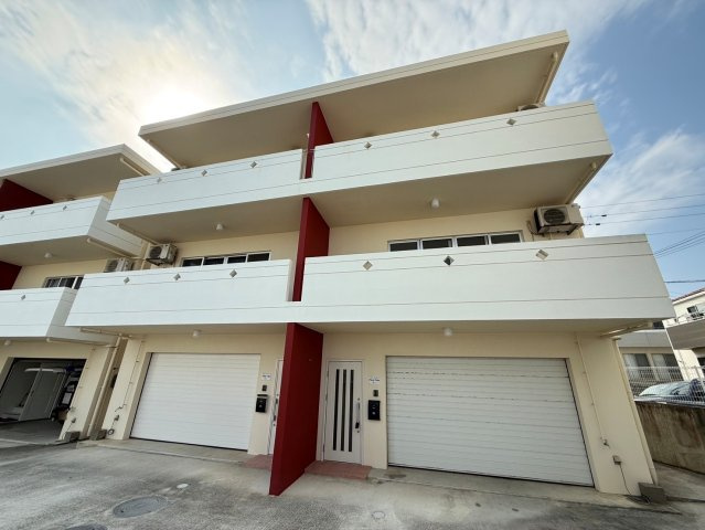 プレジール屋嘉A-1,A-2　収益物件の外観|デュープレックスタイプ