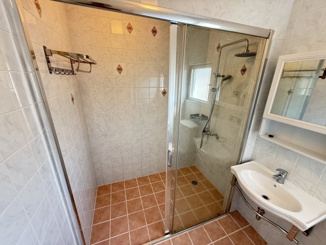 プレジール屋嘉A-1,A-2　収益物件の浴室