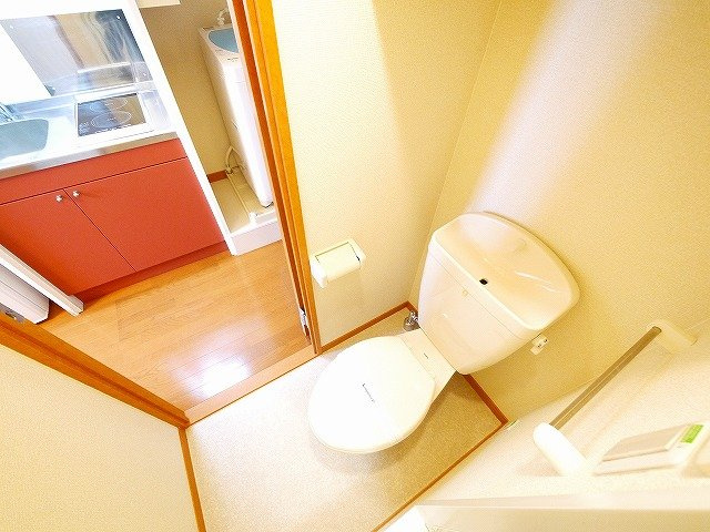 レオパレスクレールのトイレ|清潔感のあるトイレです