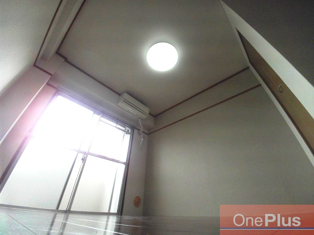 アムール六甲駅前の洋室