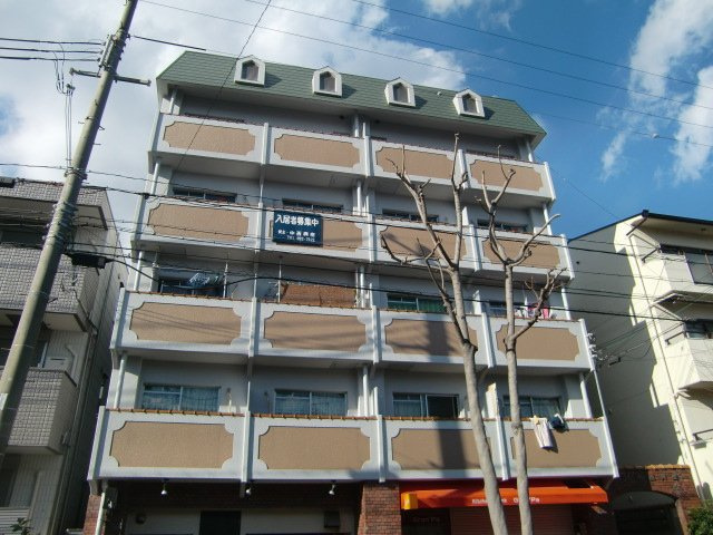 アムール六甲駅前の外観