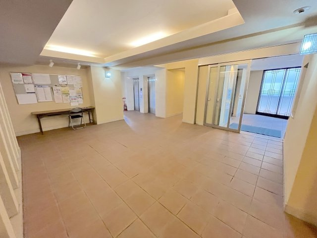 アプローズ香住ヶ丘弐番館のエントランス