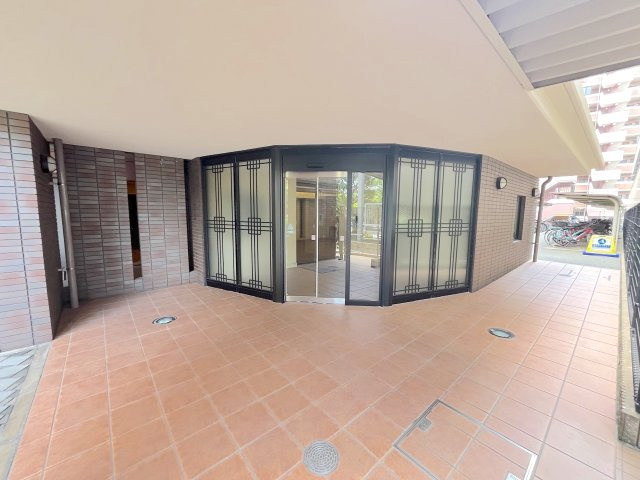 アプローズ香住ヶ丘弐番館のエントランス