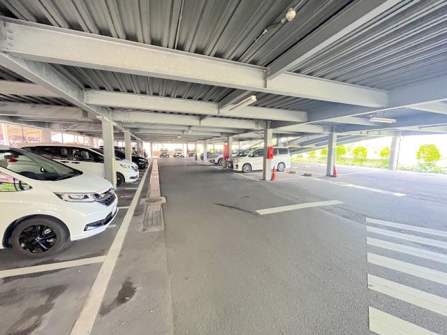 アプローズ香住ヶ丘弐番館の駐車場