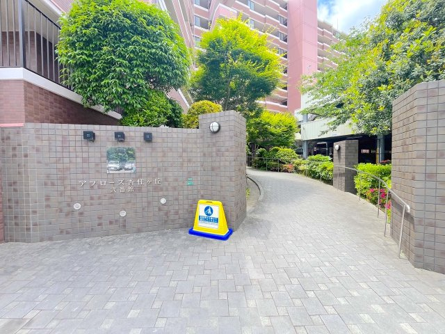 アプローズ香住ヶ丘弐番館のエントランス