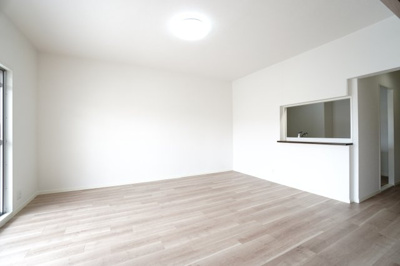 【居間・リビング】 | 【リノベ済】パルコープ長束2F | 室内（2025年5月15日11：00頃）撮影