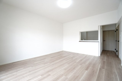 【居間・リビング】 | 【リノベ済】パルコープ長束2F | 室内（2025年5月15日11：00頃）撮影