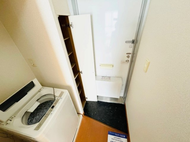 レオパレス慶の玄関