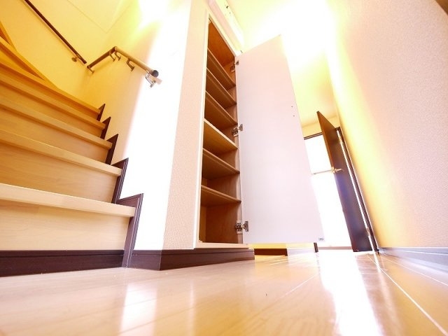 レオネクスト長柄の収納|便利な収納スペースです