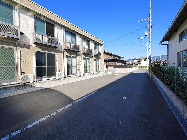 レオネクスト長柄の駐車場|駐車場があります